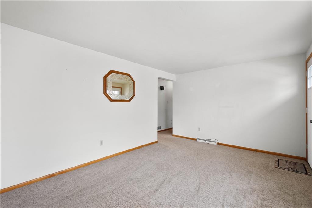 45 Harlem Avenue McKees Rocks, PA 15136 - Photo 7 of 31 an empty room with a window