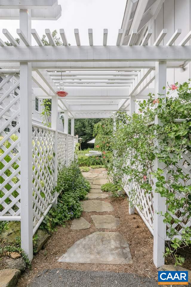 1733 Dairy Road Charlottesville, VA 22903 - Photo 23 of 31 Gallery Image 23