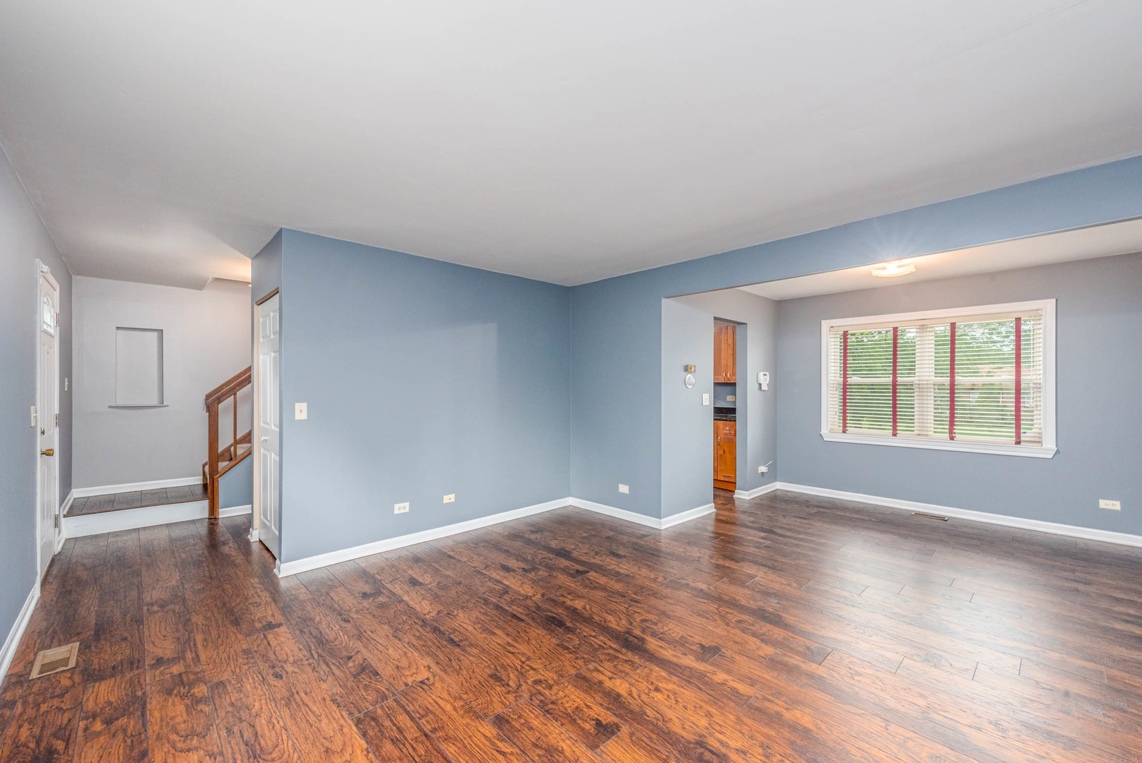 1421 Carleton Circle Naperville, IL 60565 - Photo 2 of 41