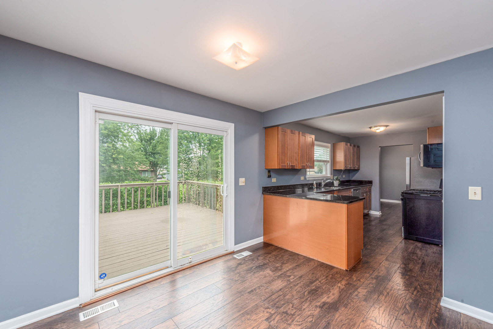 1421 Carleton Circle Naperville, IL 60565 - Photo 11 of 41