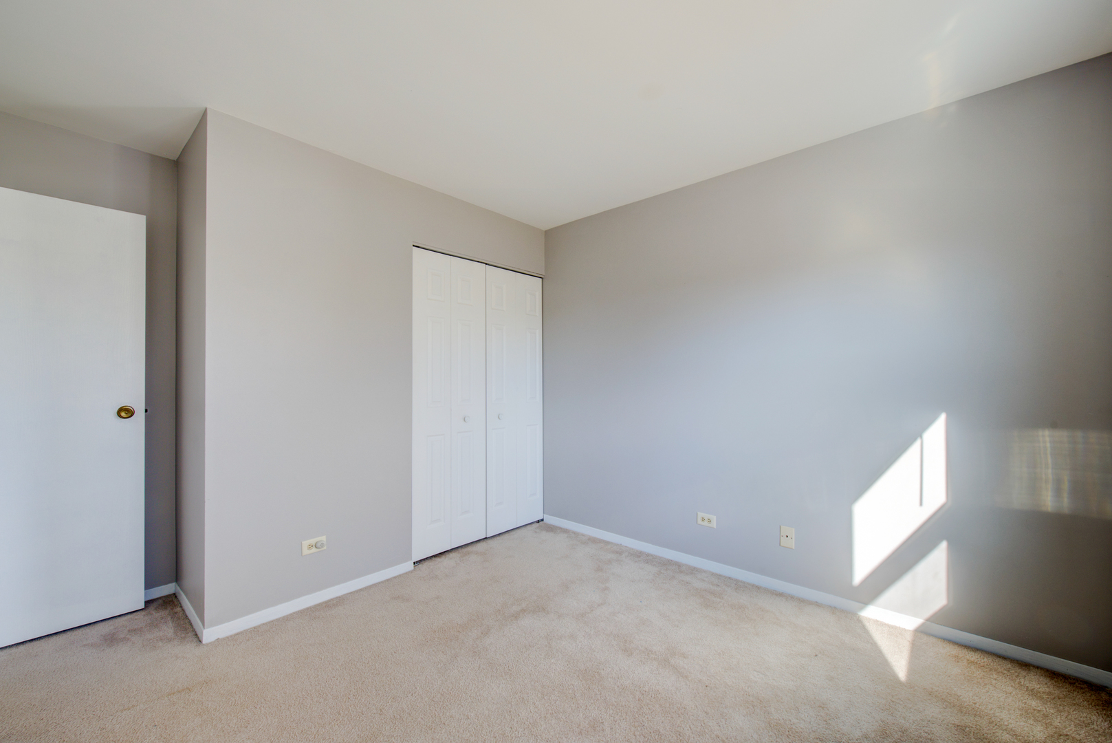 1421 Carleton Circle Naperville, IL 60565 - Photo 25 of 41