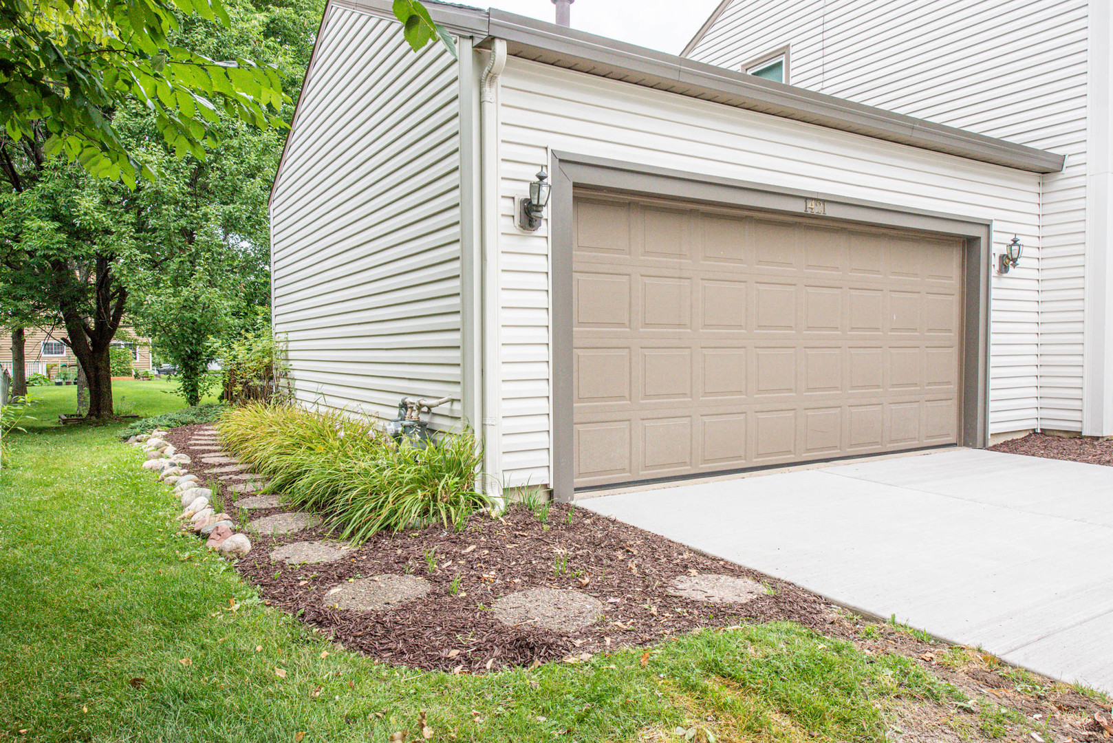 1421 Carleton Circle Naperville, IL 60565 - Photo 26 of 41