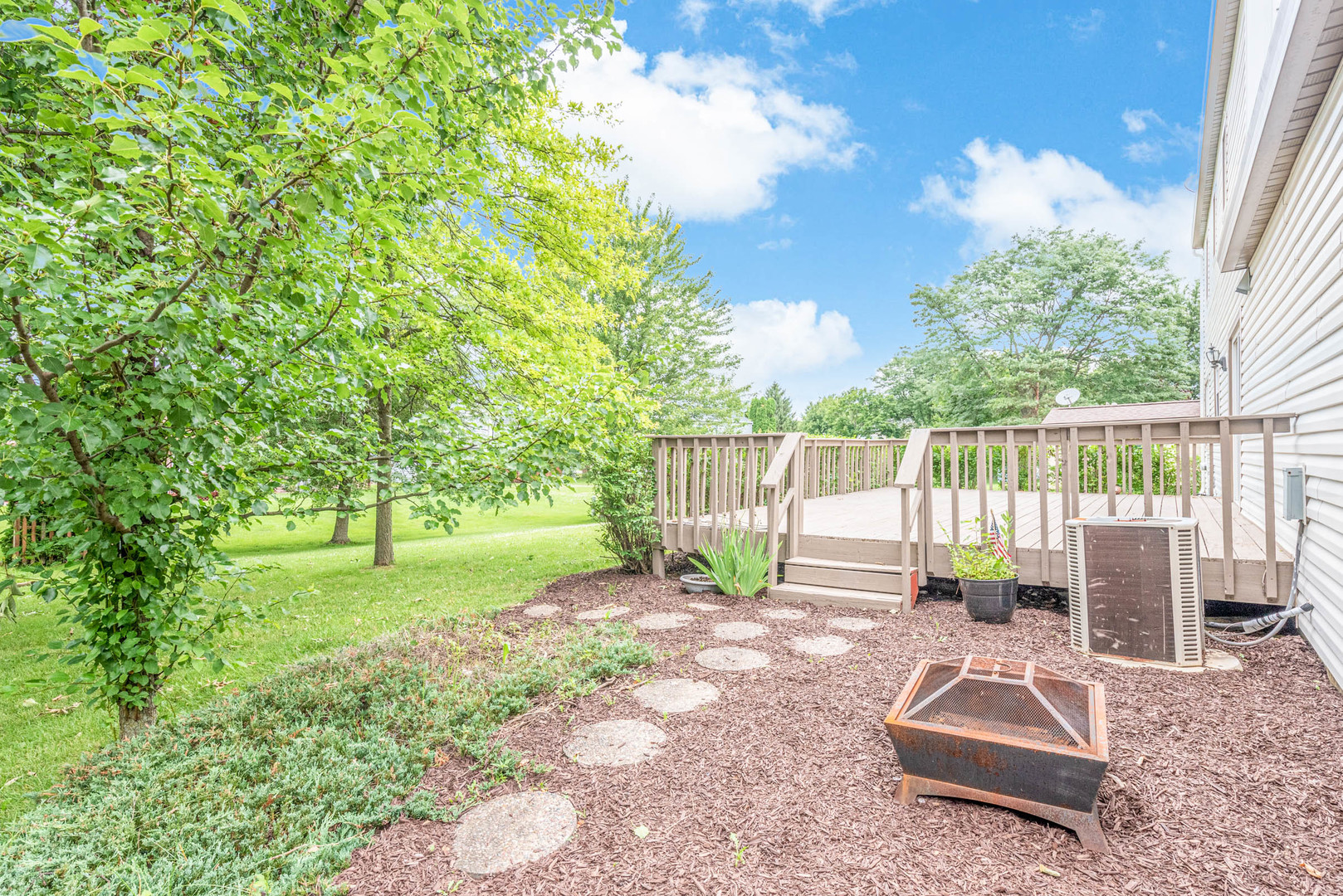 1421 Carleton Circle Naperville, IL 60565 - Photo 27 of 41