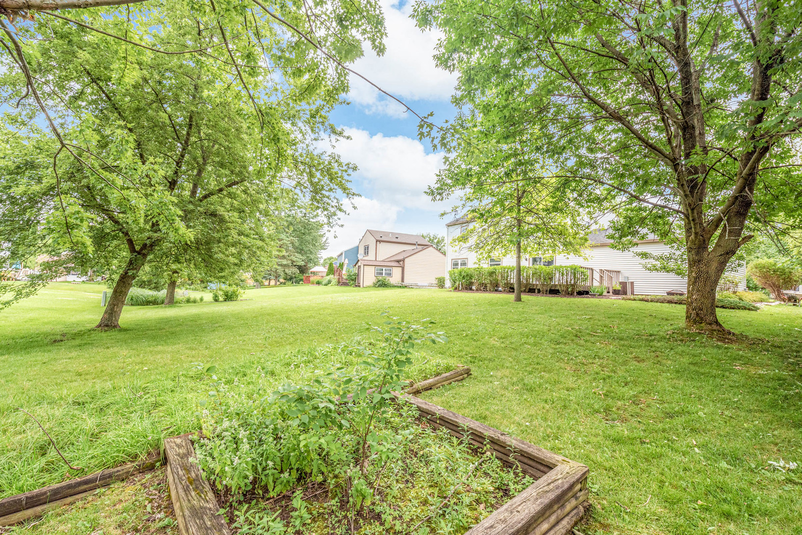 1421 Carleton Circle Naperville, IL 60565 - Photo 31 of 41