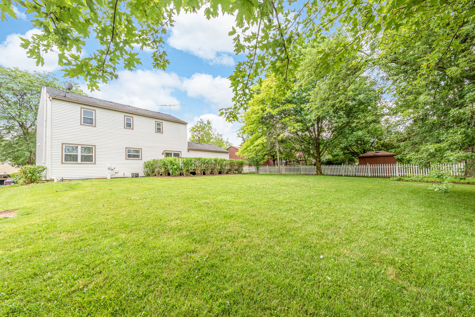 1421 Carleton Circle Naperville, IL 60565 - Photo 33 of 41