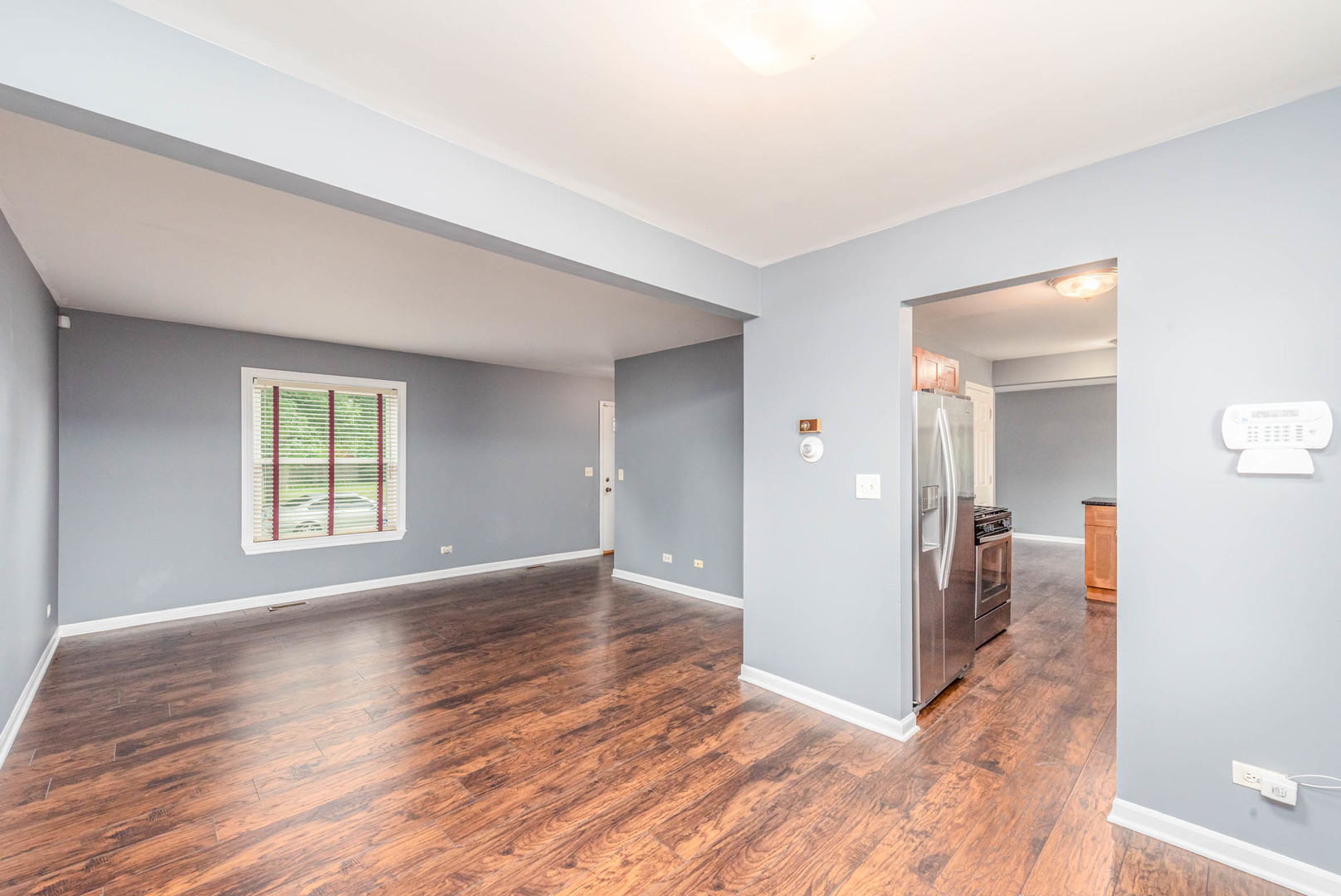 1421 Carleton Circle Naperville, IL 60565 - Photo 5 of 41