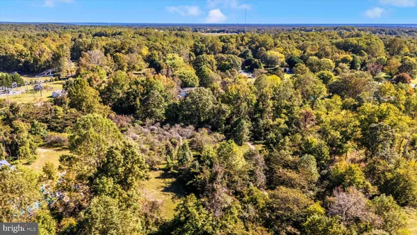 $199,000 | 49 Old Solomons Island Road, Lothian, MD 20711