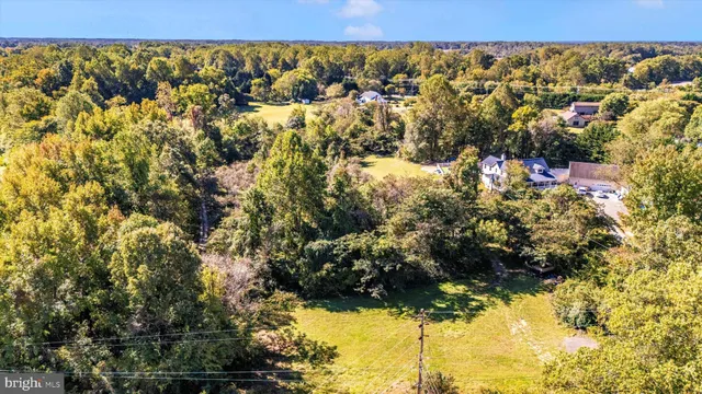 $199,000 | 49 Old Solomons Island Road, Lothian, MD 20711