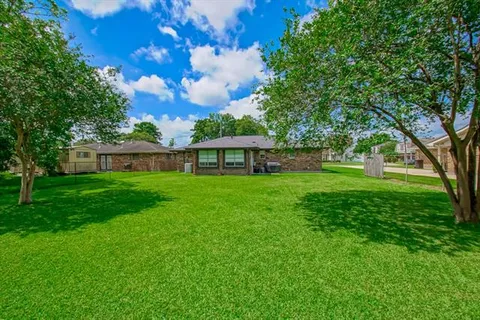 $295,000 | 114 Ballay Drive, Belle Chasse, LA 70037