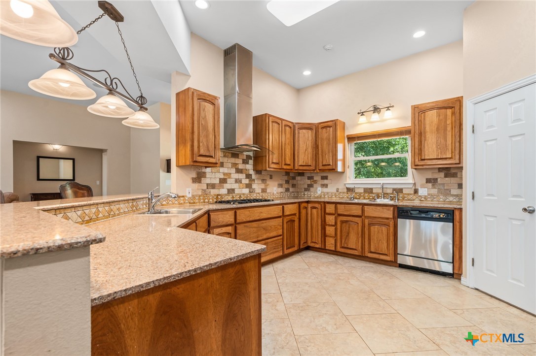 340 Sedro Trail Georgetown, TX 78633 - Photo 20 of 39 Kitchen