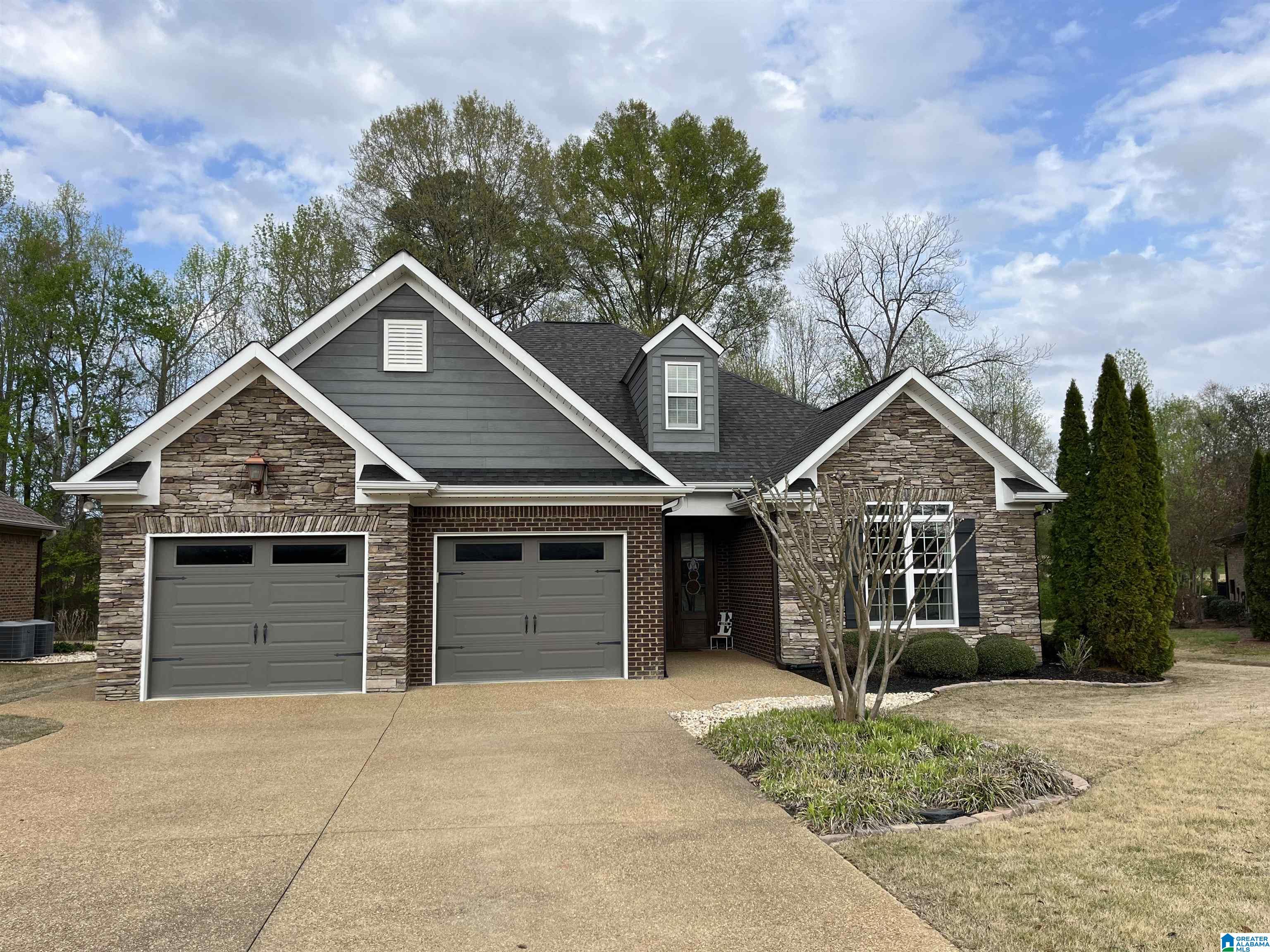 4661 Laura Lane Gadsden, AL 35907 - Photo 1 of 36