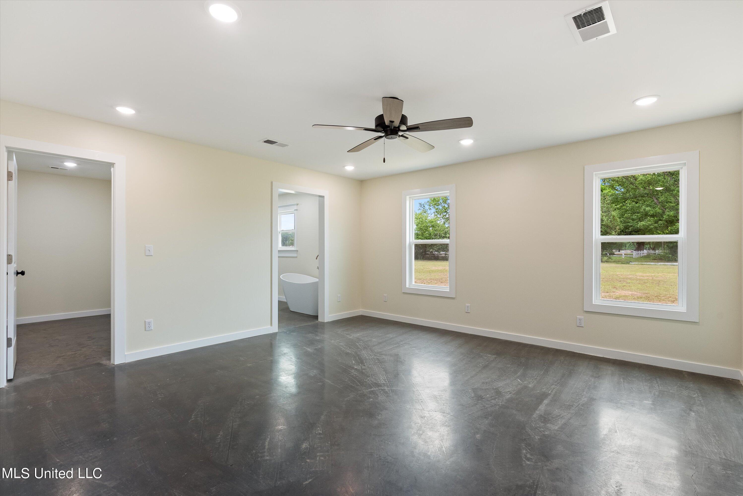 357 Parker Road Pope, MS 38658 - Photo 12 of 29 12-Primary Bedroom