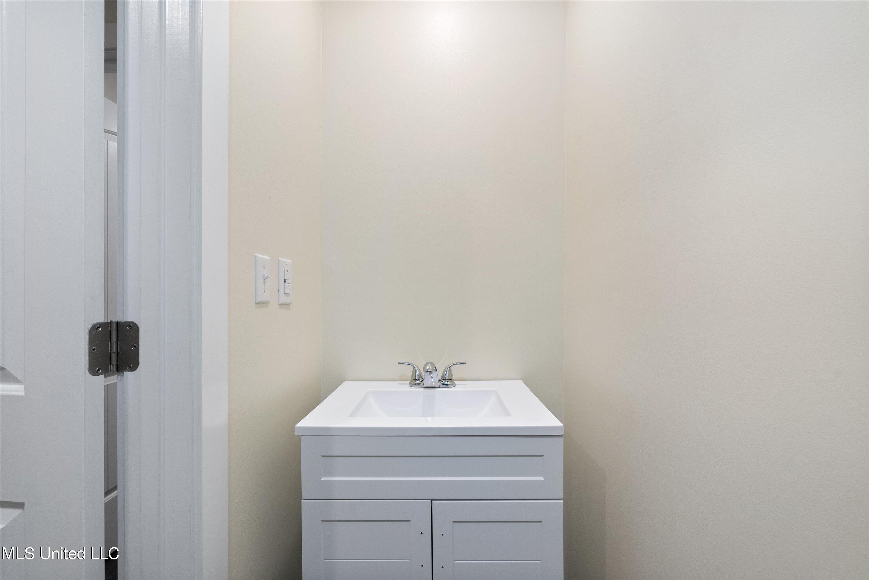 357 Parker Road Pope, MS 38658 - Photo 24 of 29 24-Half Bath