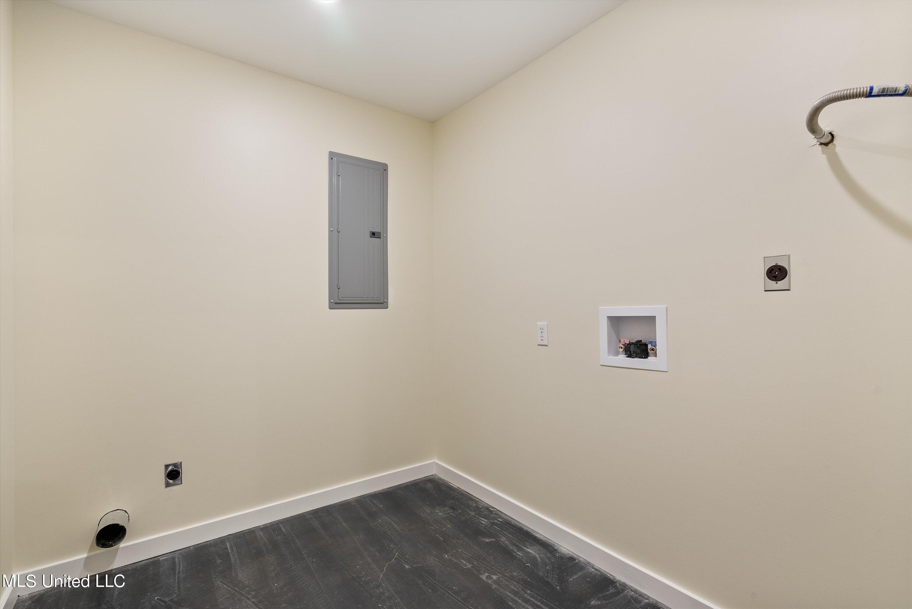 357 Parker Road Pope, MS 38658 - Photo 25 of 29 25-Laundry Room