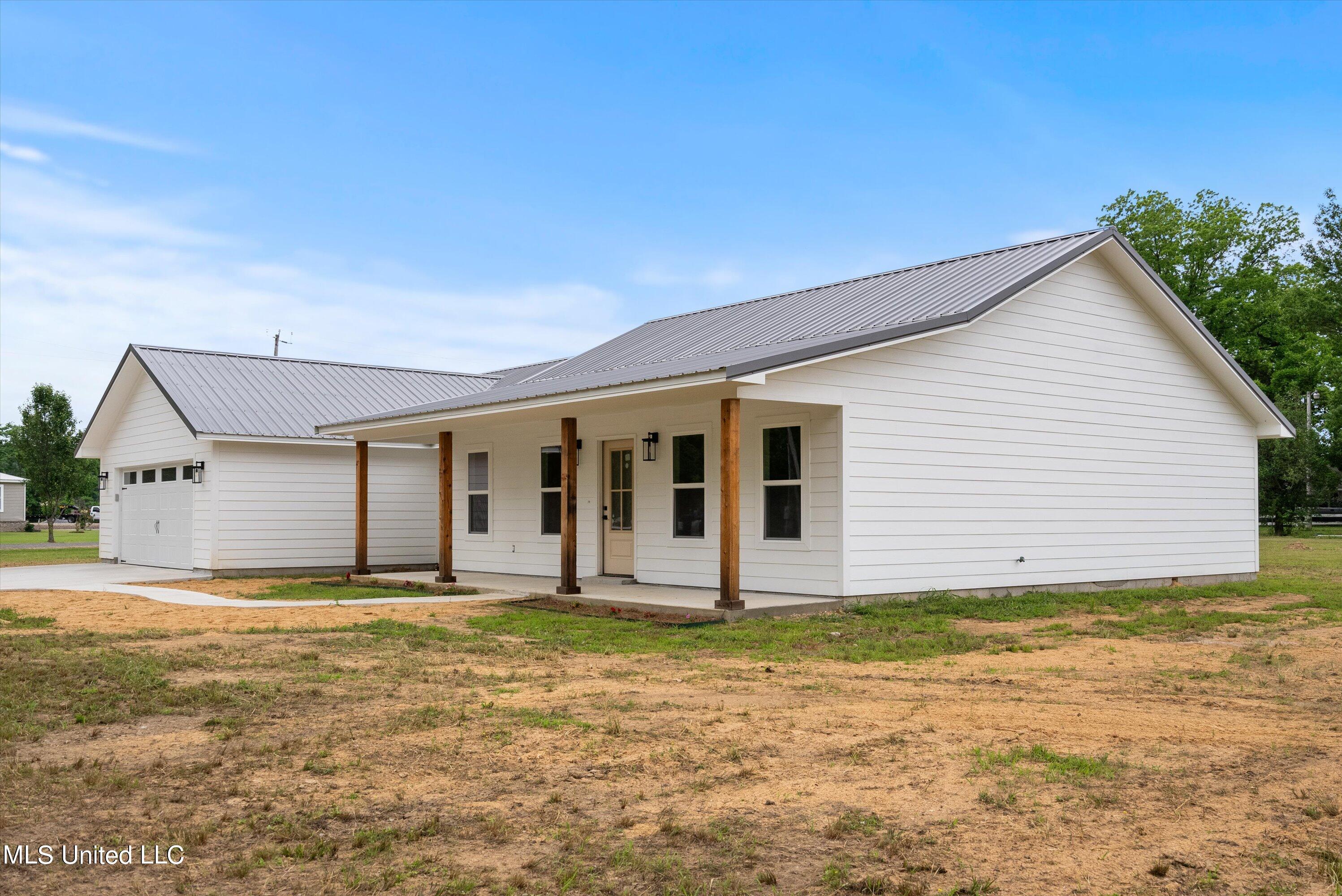 357 Parker Road Pope, MS 38658 - Photo 3 of 29 03-Front Exterior
