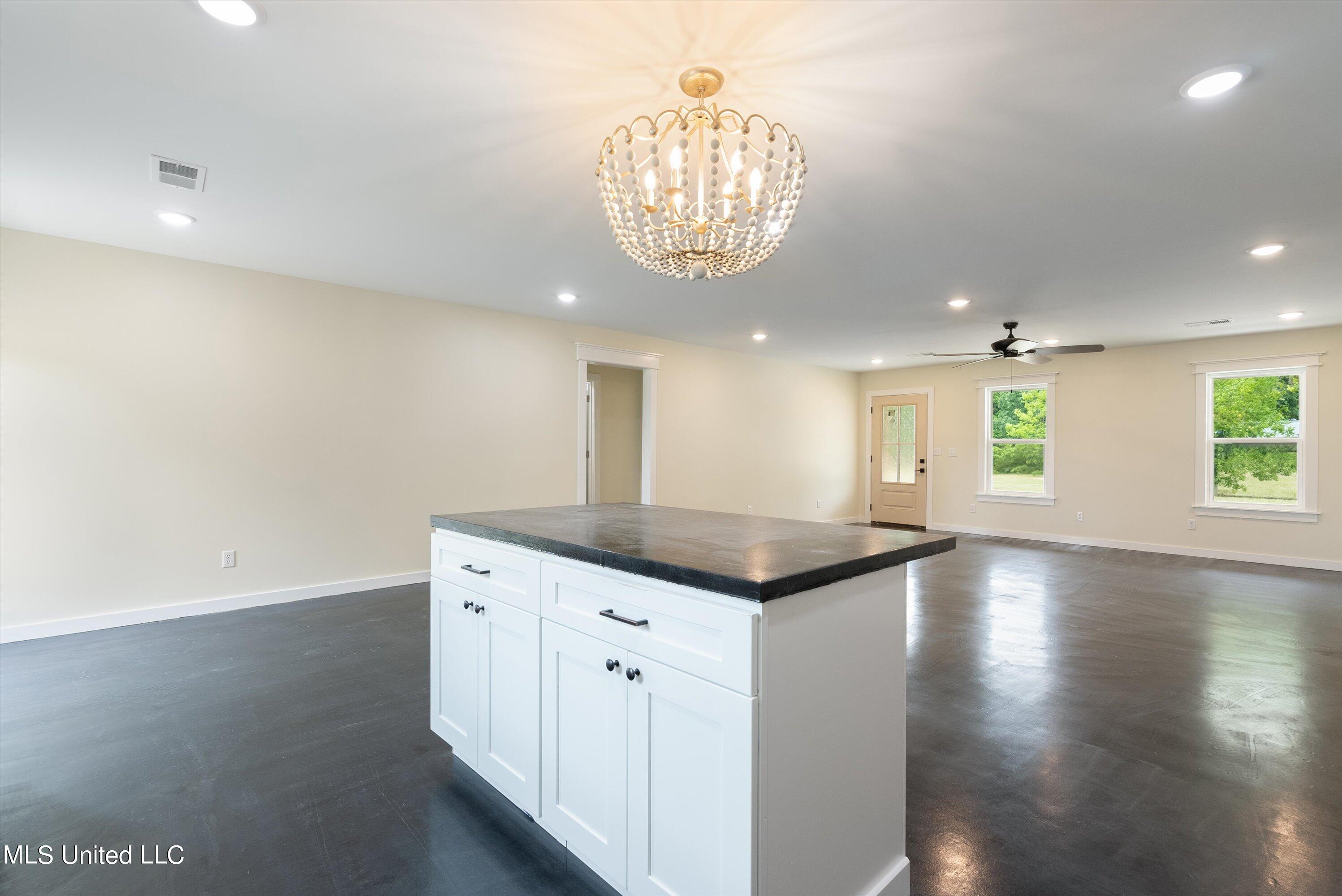 357 Parker Road Pope, MS 38658 - Photo 10 of 29 10-Kitchen
