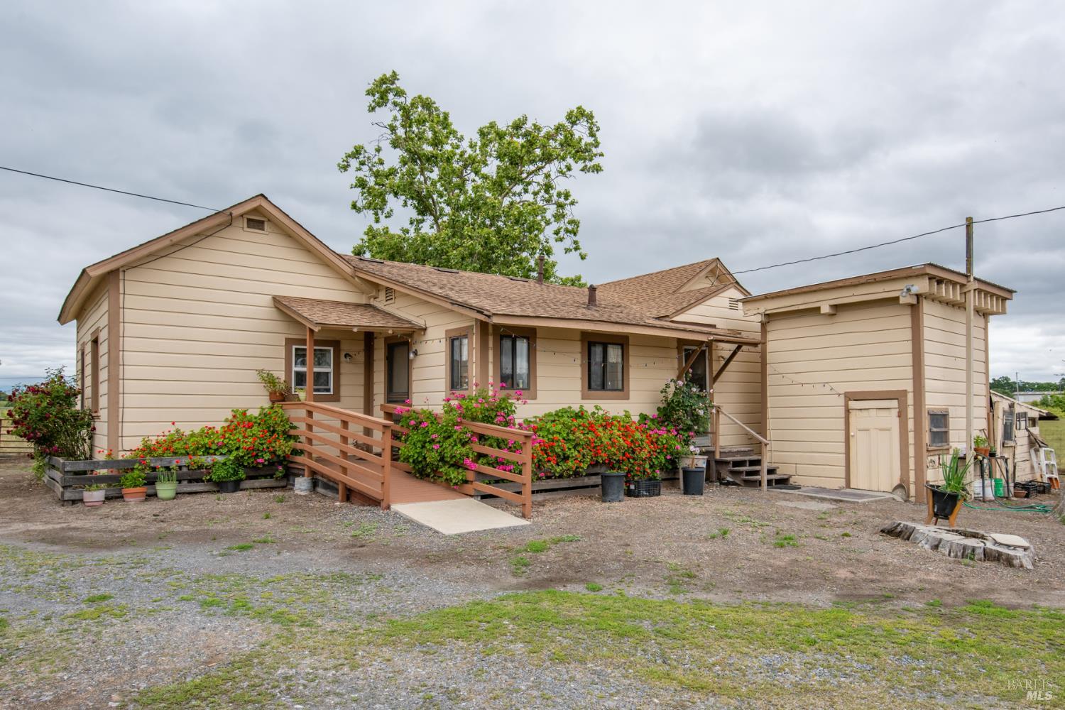 5820 Hall Road Santa Rosa, CA 95401 - Photo 4 of 53