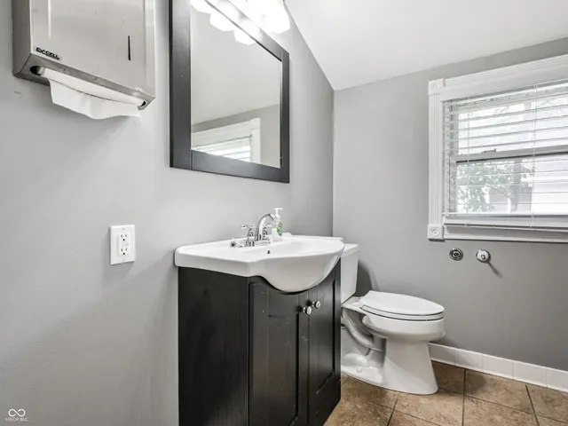 $799,999 | 610 North Rangeline Road, Carmel, IN 46032