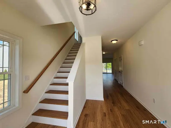 $575,000 | 102 Mulholland Way, Unit 52, North Haven, CT 06473