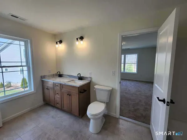 $575,000 | 102 Mulholland Way, Unit 52, North Haven, CT 06473