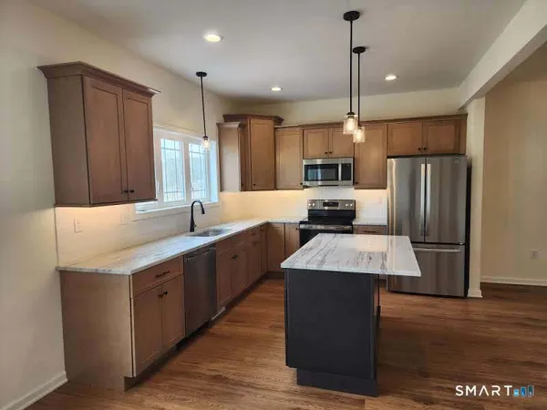$575,000 | 102 Mulholland Way, Unit 52, North Haven, CT 06473