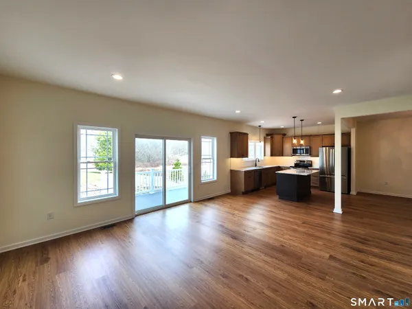 $575,000 | 102 Mulholland Way, Unit 52, North Haven, CT 06473
