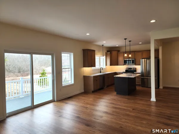 $575,000 | 102 Mulholland Way, Unit 52, North Haven, CT 06473