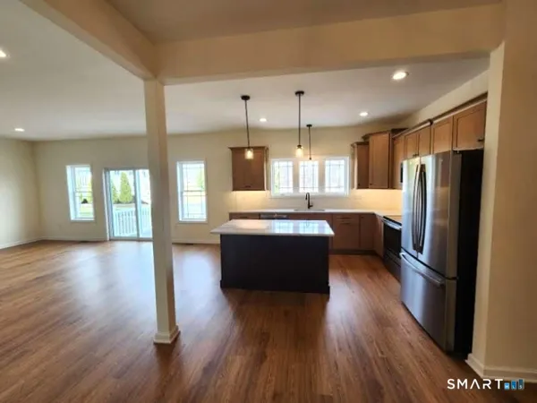 $575,000 | 102 Mulholland Way, Unit 52, North Haven, CT 06473