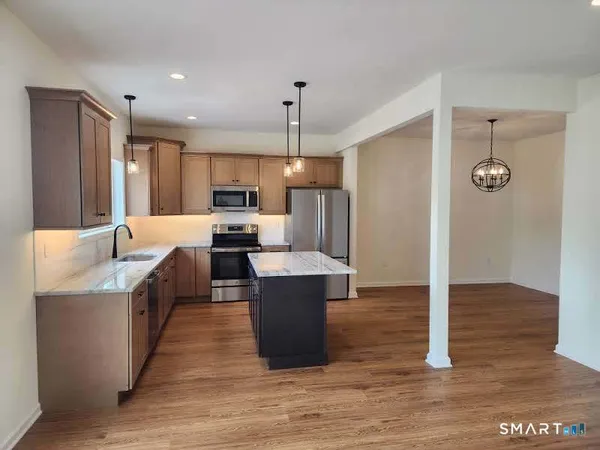 $575,000 | 102 Mulholland Way, Unit 52, North Haven, CT 06473