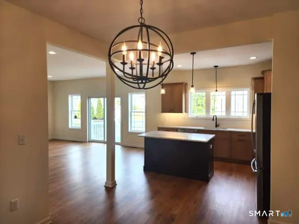 $575,000 | 102 Mulholland Way, Unit 52, North Haven, CT 06473