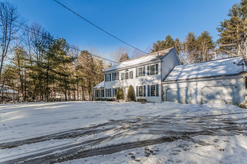 45 Raymond Road Deerfield, NH 03037 - Photo 3 of 26
