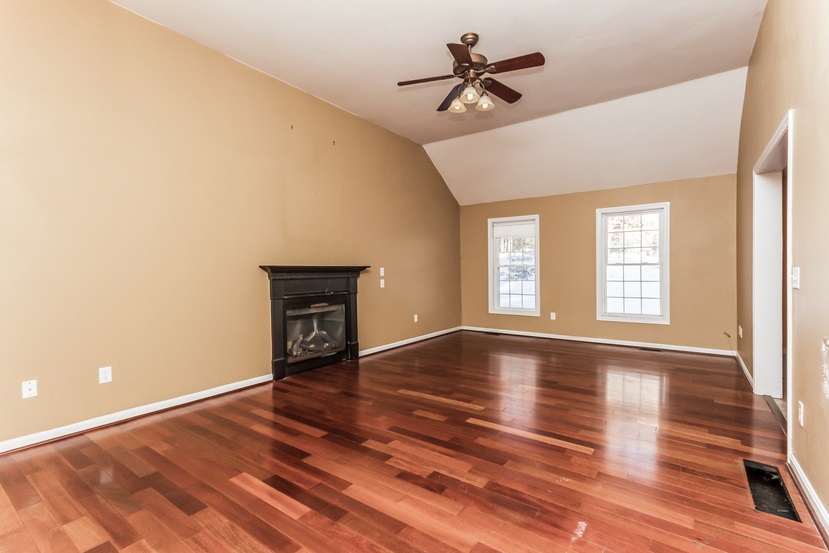 45 Raymond Road Deerfield, NH 03037 - Photo 4 of 26