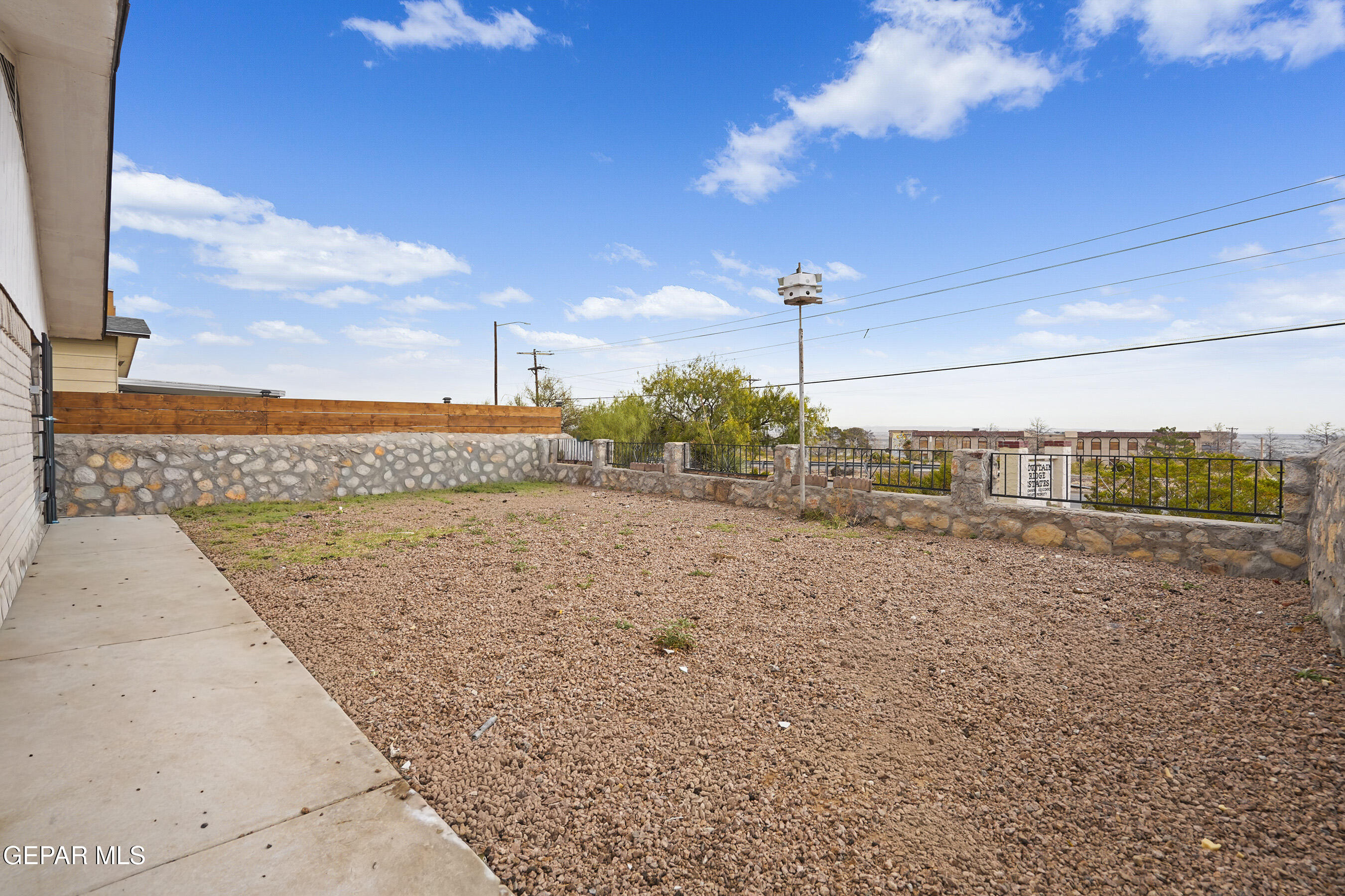 6900 Ridge Top Drive El Paso, TX 79904 - Photo 25 of 32 a view of a terrace