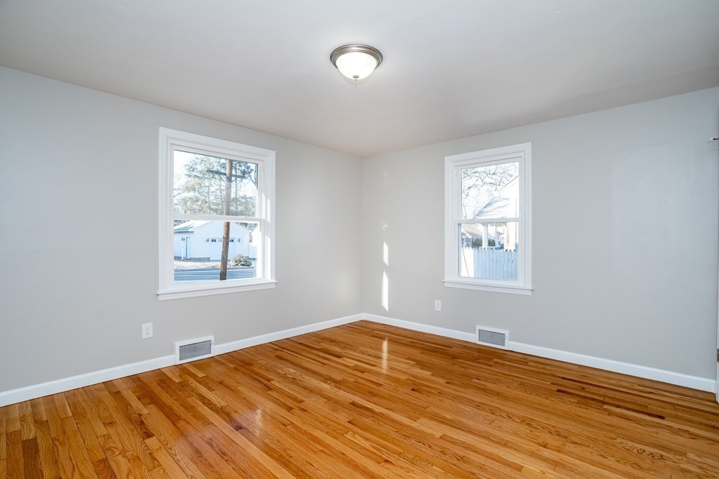 111 Huron Street Springfield, MA 01104 - Photo 14 of 27 Gallery Image 14