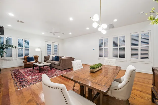 $949,900 | 636 East 6 1/2 Street, Houston, TX 77007