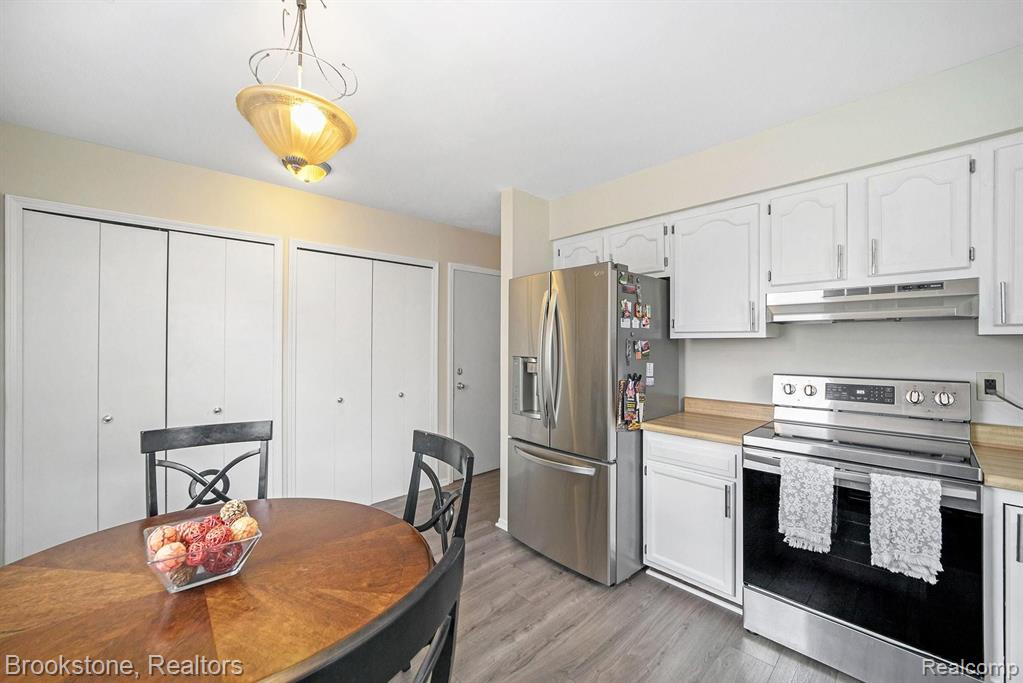 4108 Kent Road Royal Oak, MI 48073 - Photo 13 of 26