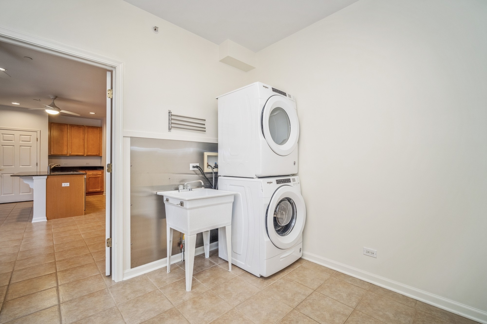 1950 Beaumont Place Northbrook, IL 60062 - Photo 9 of 10 a utility room with dryer and washer
