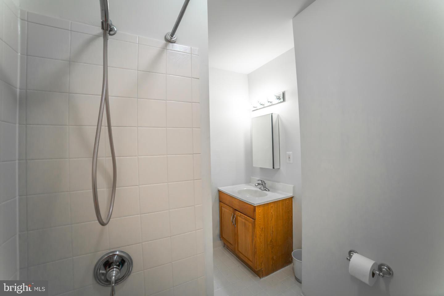 2371 Albot Road Reston, VA 20191 - Photo 18 of 25 Bath
