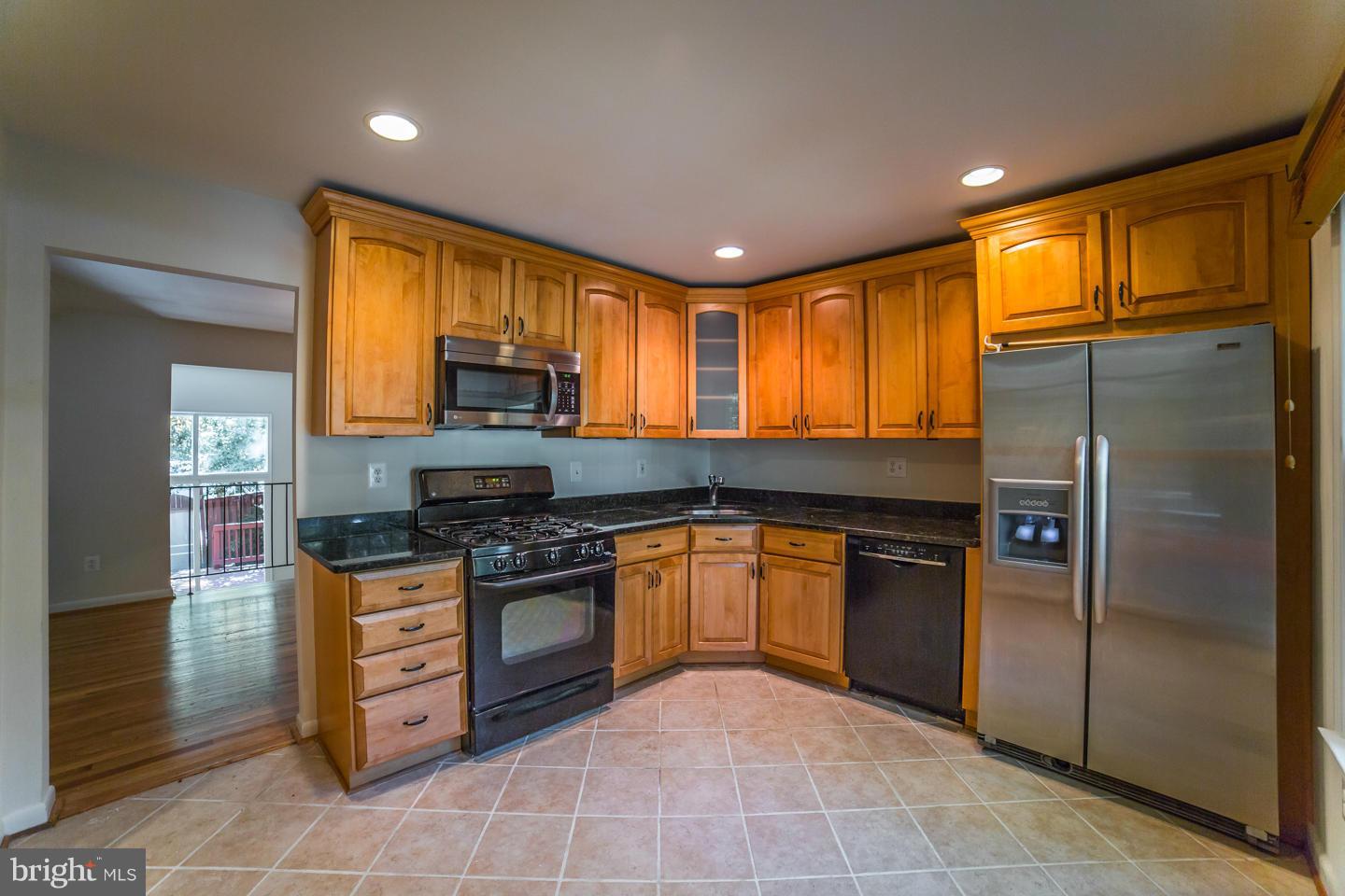 2371 Albot Road Reston, VA 20191 - Photo 3 of 25 Kitchen