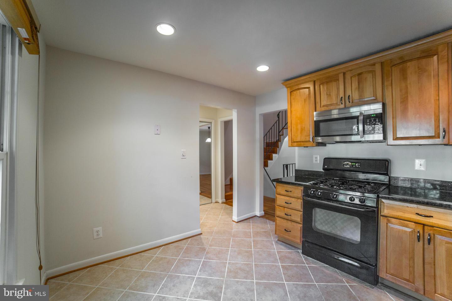 2371 Albot Road Reston, VA 20191 - Photo 4 of 25 Kitchen