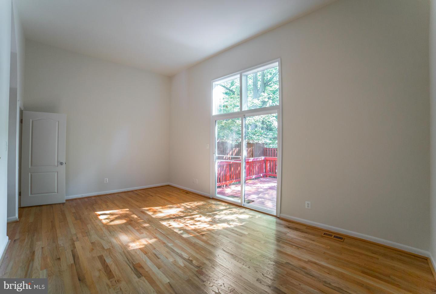 2371 Albot Road Reston, VA 20191 - Photo 10 of 25 Family Room