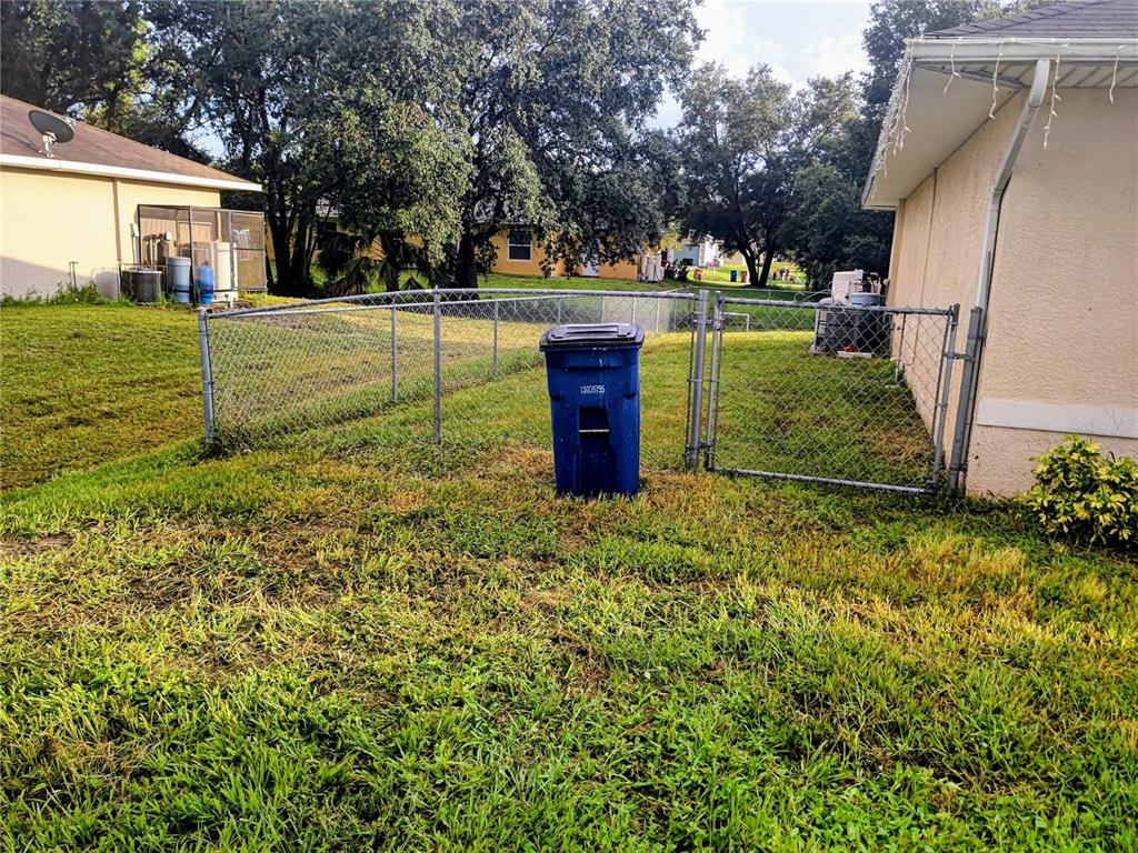 4545 26th Street Southwest Lehigh Acres, FL 33973 - Photo 33 of 35