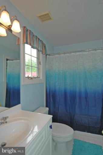 7802 Aberdeen Road Bethesda, MD 20814 - Photo 2 of 30 Bath #2