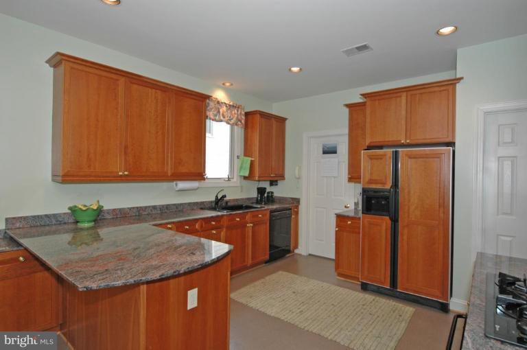 7802 Aberdeen Road Bethesda, MD 20814 - Photo 16 of 30 Kitchen
