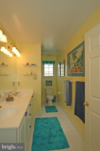 7802 Aberdeen Road Bethesda, MD 20814 - Photo 3 of 30 Bath #3