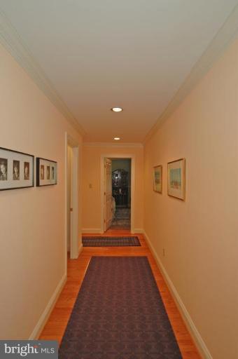 7802 Aberdeen Road Bethesda, MD 20814 - Photo 30 of 30 Hallway