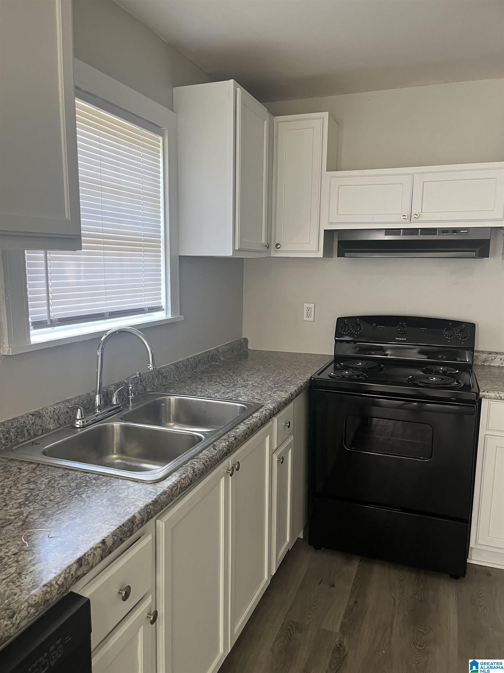 1624 16th Way Southwest Birmingham, AL 35211 - Photo 6 of 26