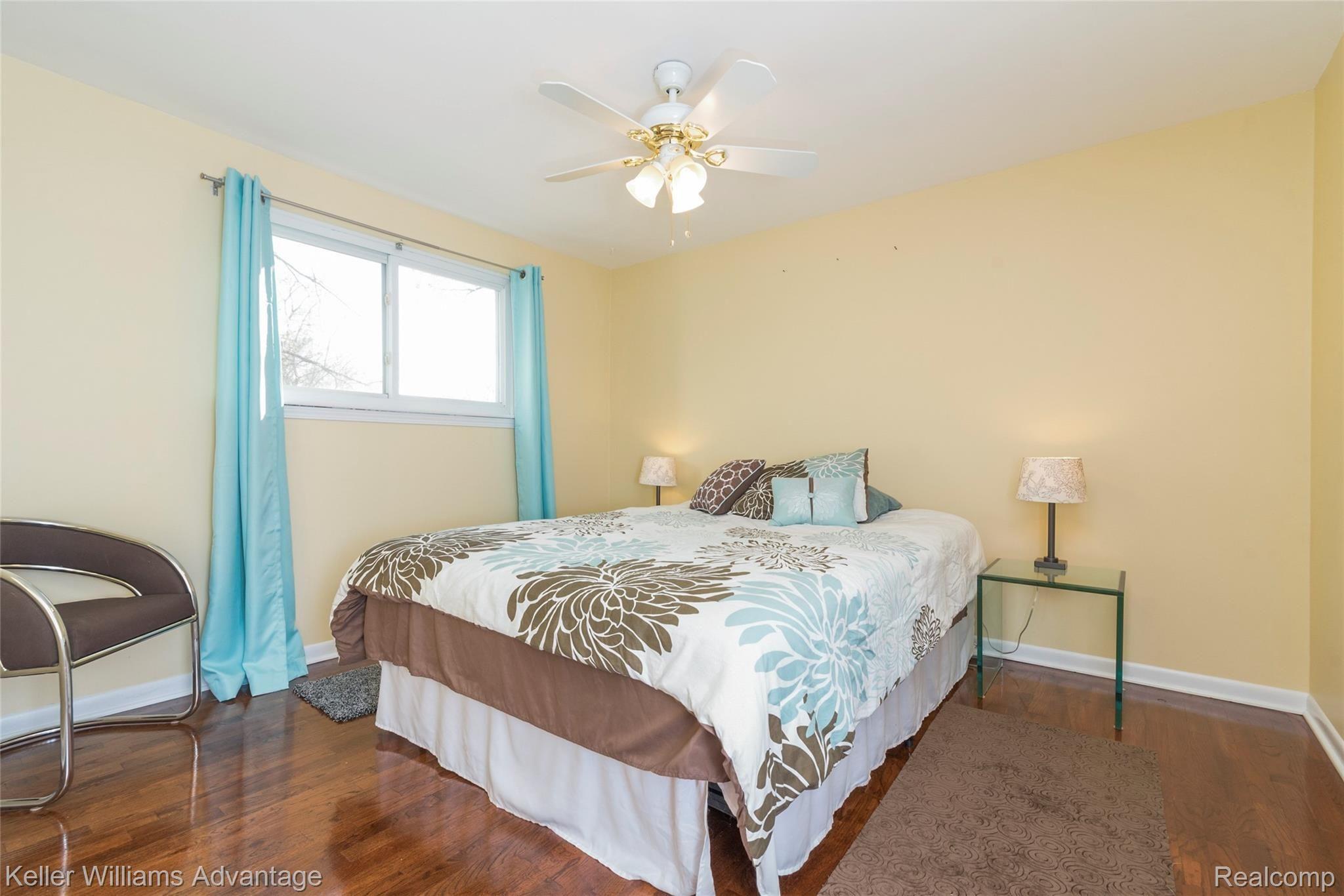 23049 Tuck Road Farmington, MI 48336 - Photo 16 of 21 Bedroom #3.