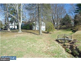 35 Elfreth Road Huntingdon Valley, PA 19006 - Photo 2 of 11 Exterior Side