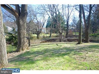 35 Elfreth Road Huntingdon Valley, PA 19006 - Photo 4 of 11 Exterior Back